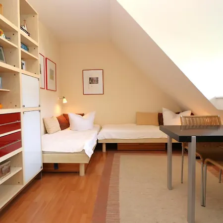 App 12, Holzerland * Born