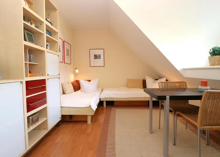 App 12, Holzerland * بون